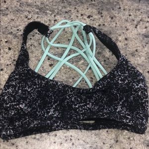 Lululemon size 4 free to be wild bra